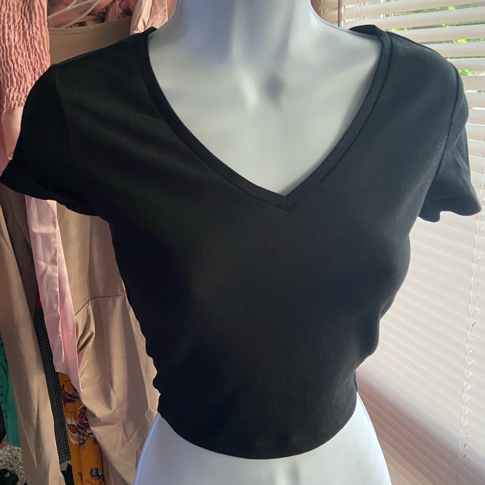 Black cotton crop top
